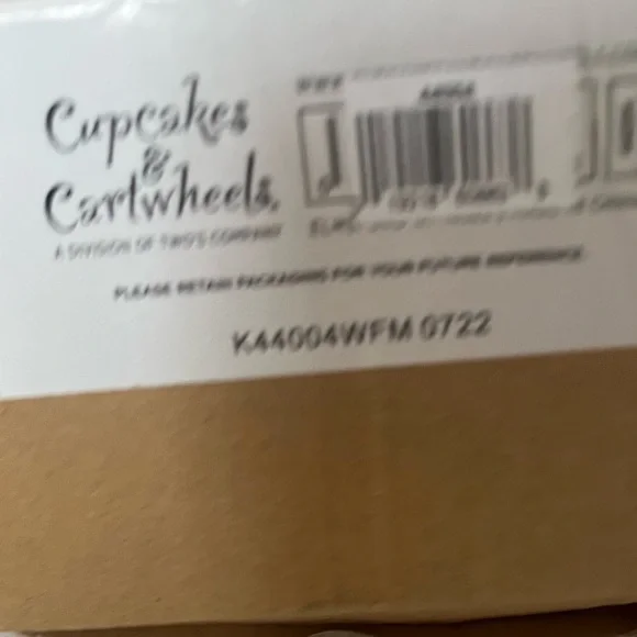 Cupcakes & Cartwheels Insect Hotel Kit - Picture 2 of 3